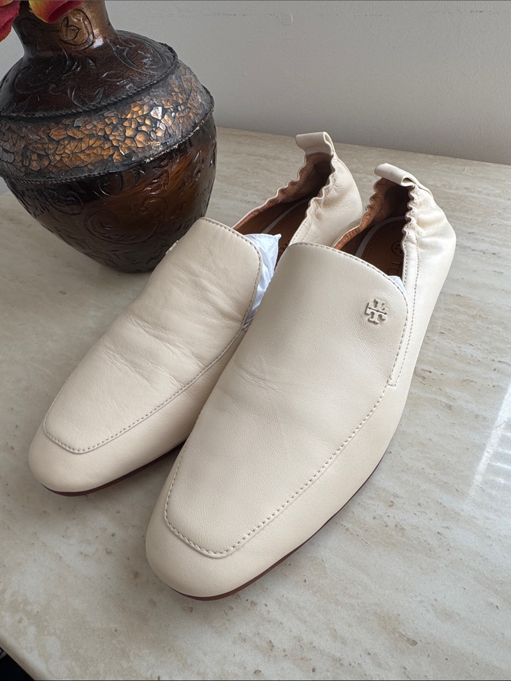 Tory Burch Cream Leather Slip-On Loafers with Logo Accent